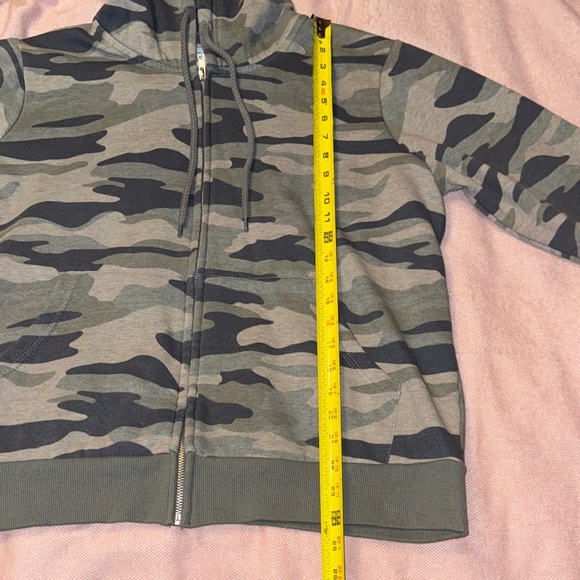 Camouflage Zip-Up Hoodie - Picture 7 of 8